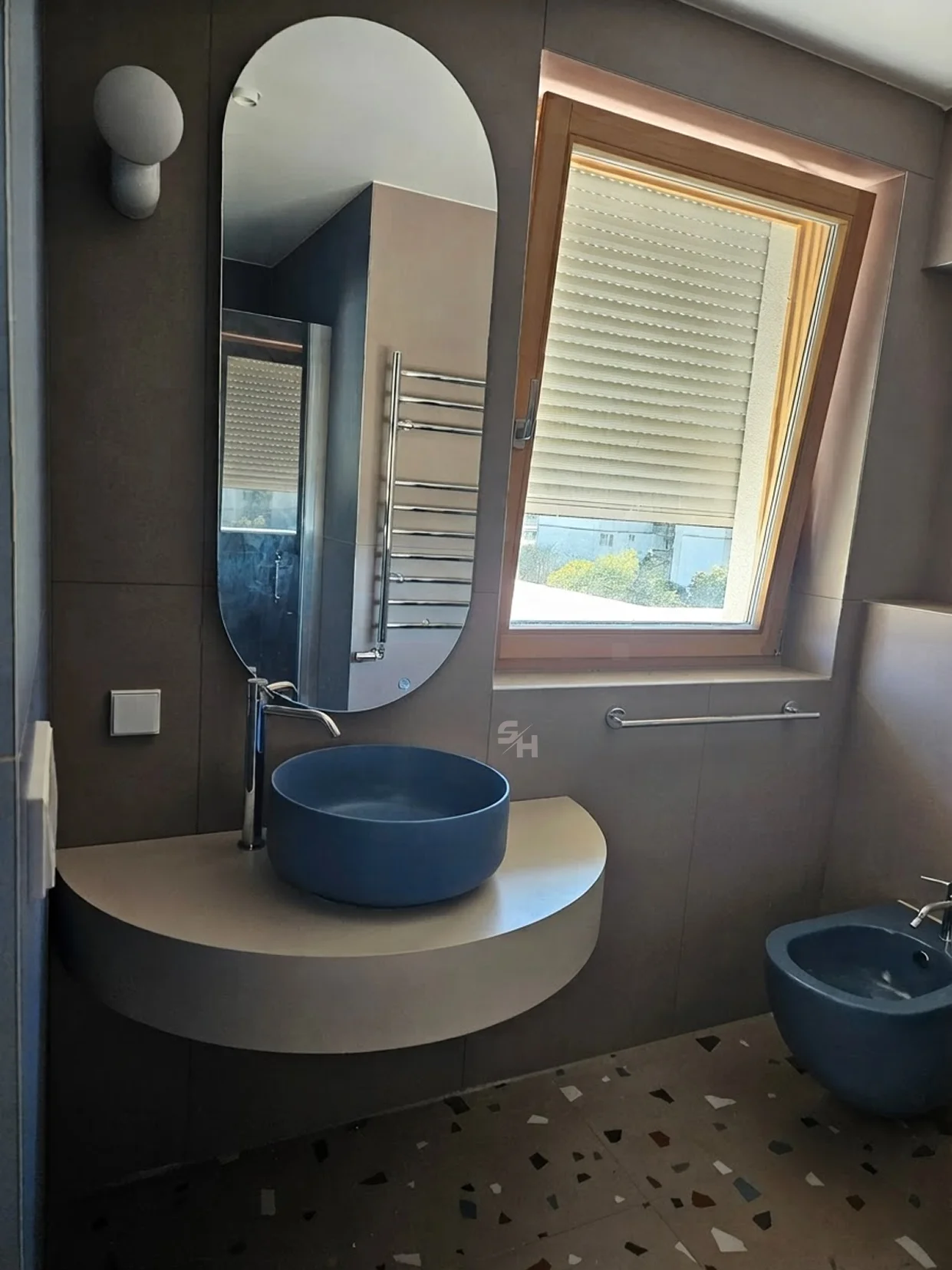 PSMM — curved floating vanity with vessel basin