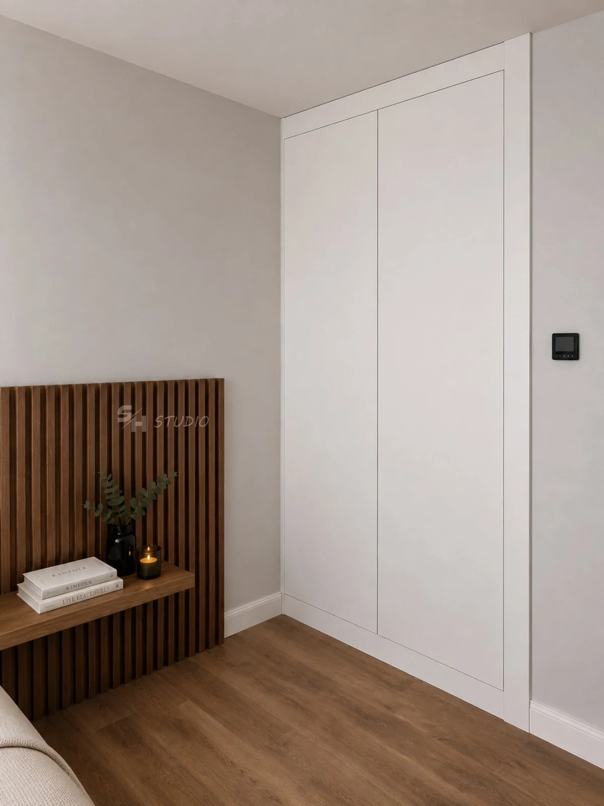 KDKS — super-matt painted wardrobe beside the slatted headboard wall