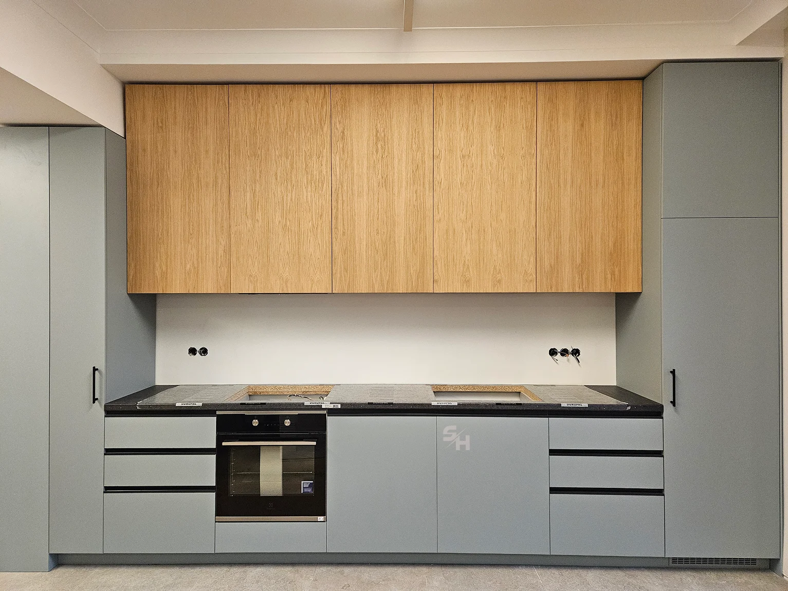 PSHM — living area with super-matt lacquered furniture
